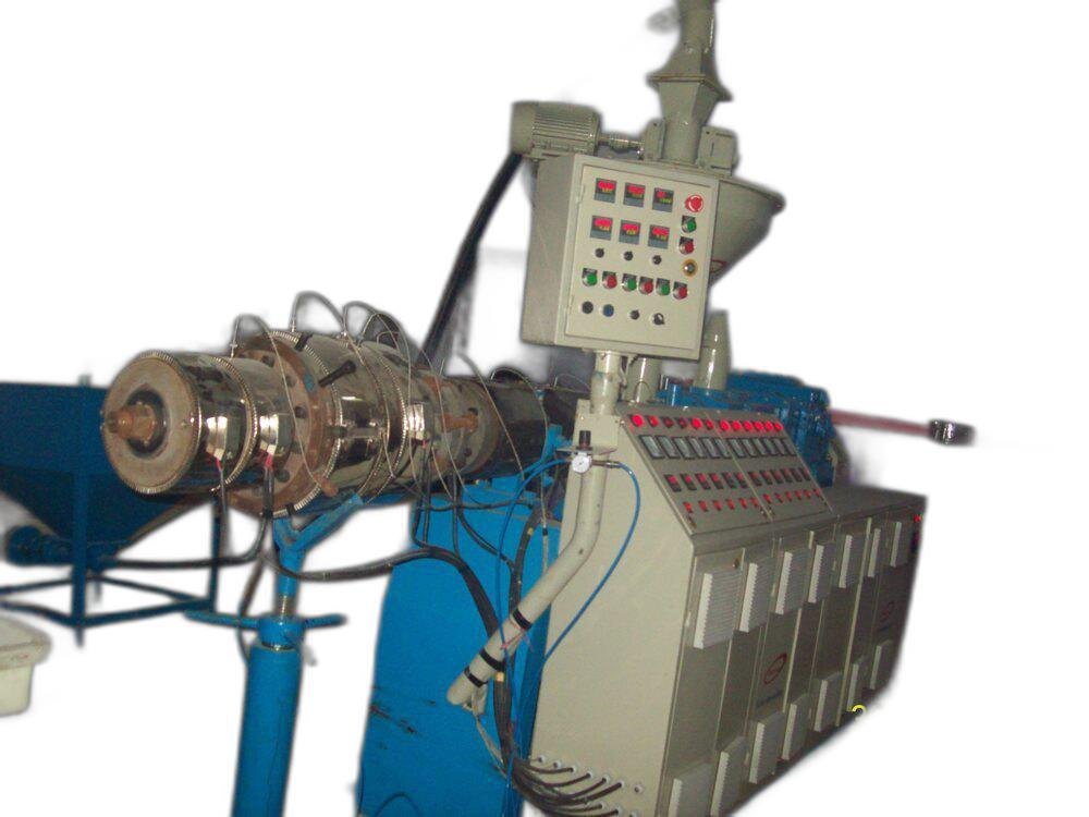 Parallel Twin Screw PVC Pipe Extruder Machine, Production Capacity: 100 kg/hr