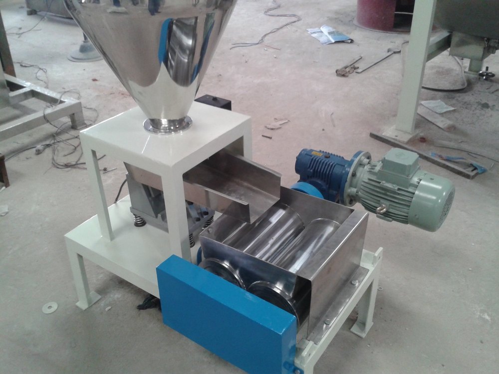 Flaking Mill, Capacity: 50 Kg/Hr