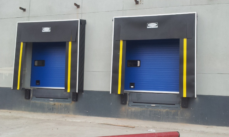 Retractable Dock Shelter