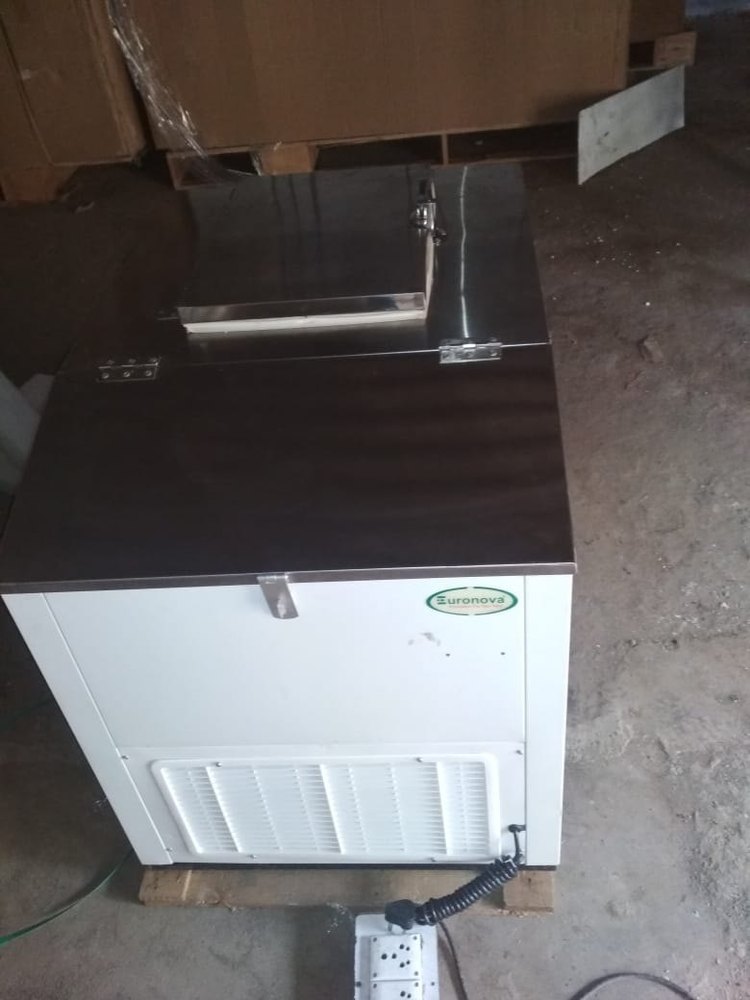Medium Push Cart Freezer