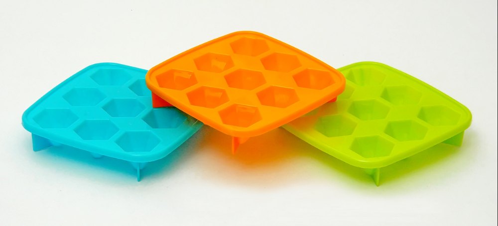 Plastic Orange, Green Pyramid Ice Tray Mail, Pp, Size: 3*6 Inch