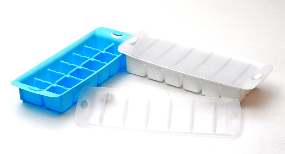 Plastic White Snowman With Lid Ice Tray, Size: 3*6 Inch