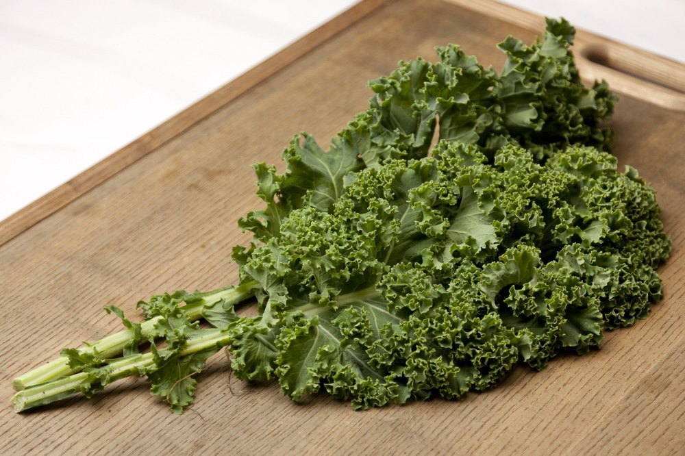 A Grade Green Curly Kale Leaf, Crate, 10 Kg