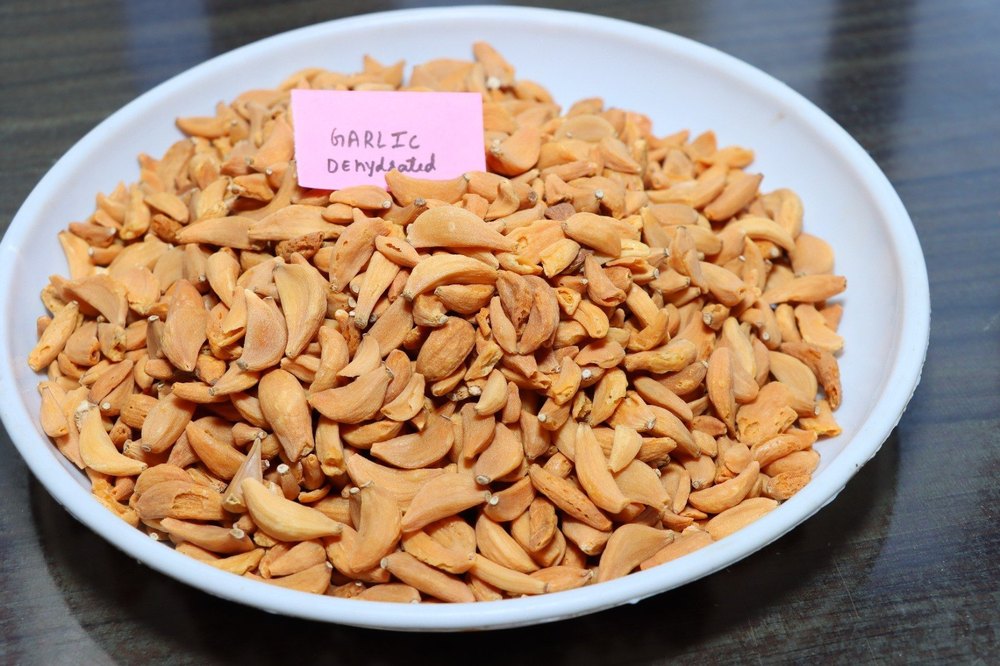 A Grade Dehydrated Garlic Cloves, Packaging Size: Loose