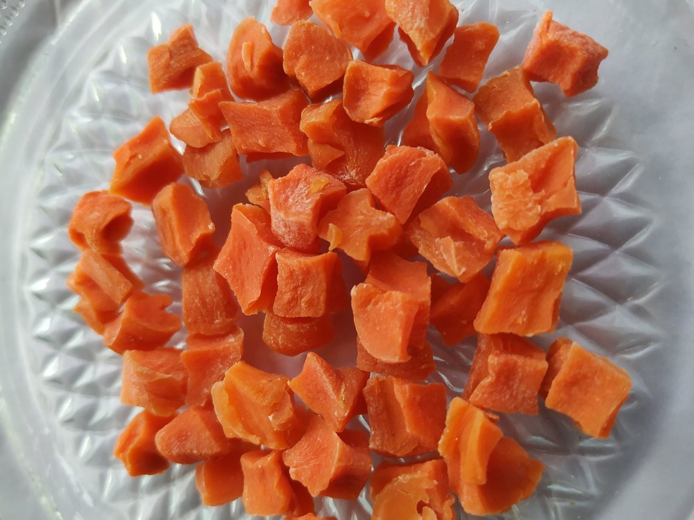 A Grade Dried Carrot Flakes (suger added), Pan India, Packaging Size: 10 Kg