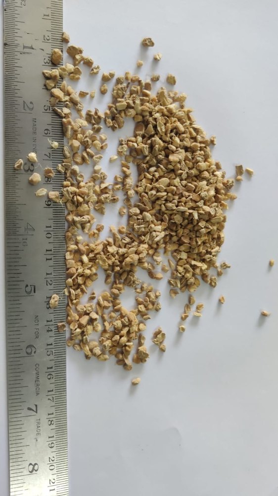 BASIL FOOD LIGHT BROWN Dried Ginger Flakes, Packaging Type: PP Bag, Packaging Size: 25 KG