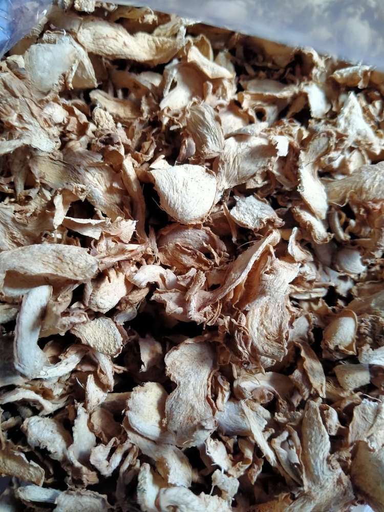 Brown Organic Dry Ginger Flakes
