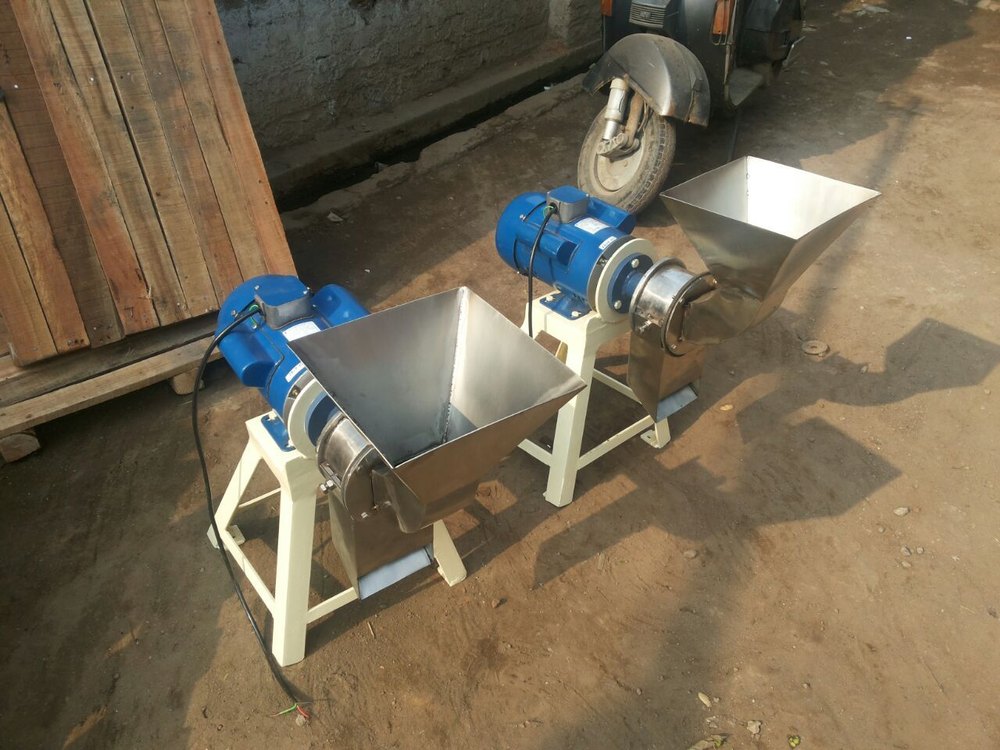 Fruit Milling Machine, For Industrial, Capacity: 100 Kg per Hr