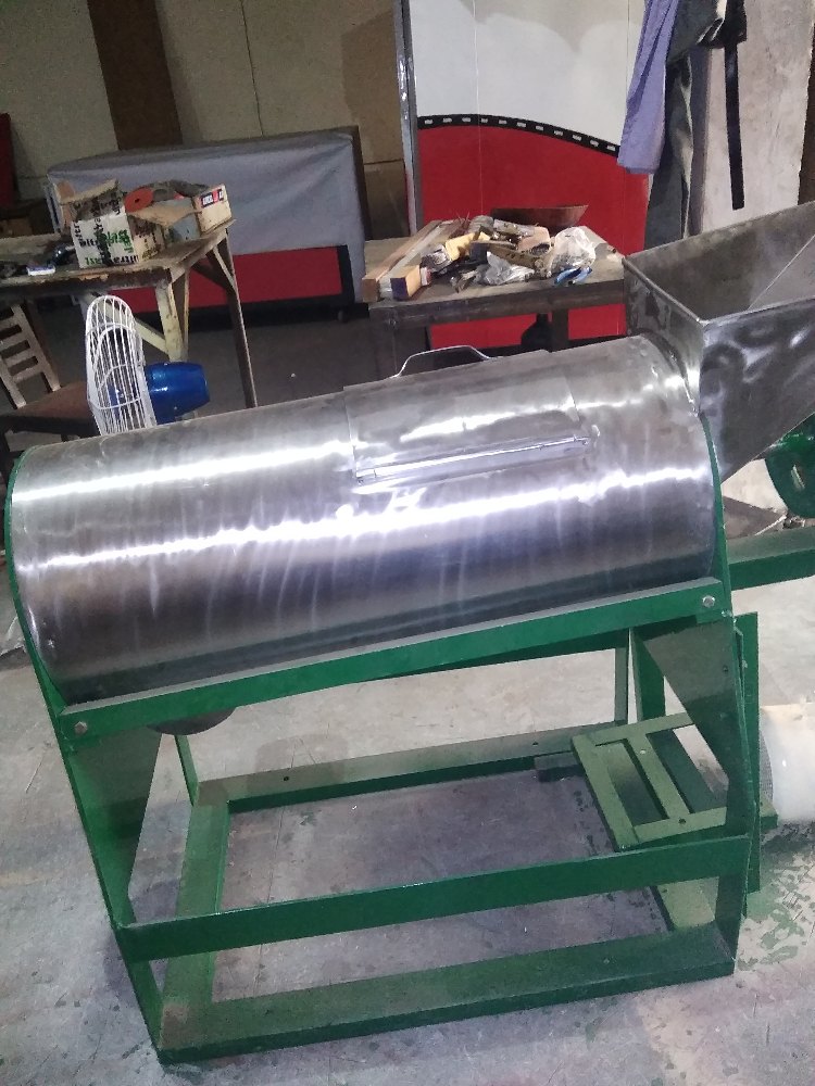 Fruit Pulper Mill, For Industrial, Capacity: 50-100 kg/hr