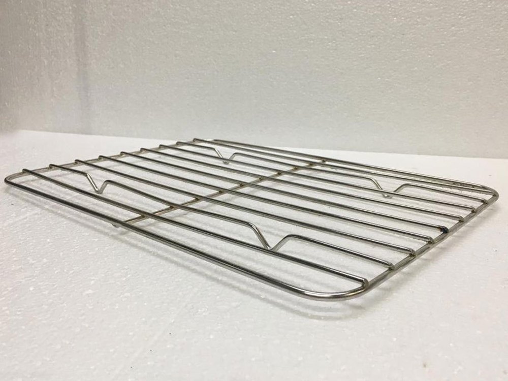 Gas Silver Stainless Steel BBQ Cooling Grill, For Home, Size: 22 cm X 33 Inch