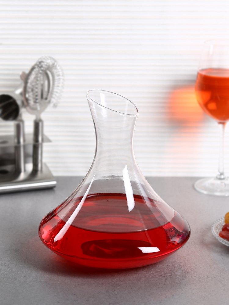 Transparent Crystal Decanter, Capacity: 1500 Ml