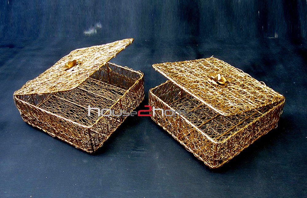 Gold Rectangular Metal Gift Box, Capacity: 300-900 gms