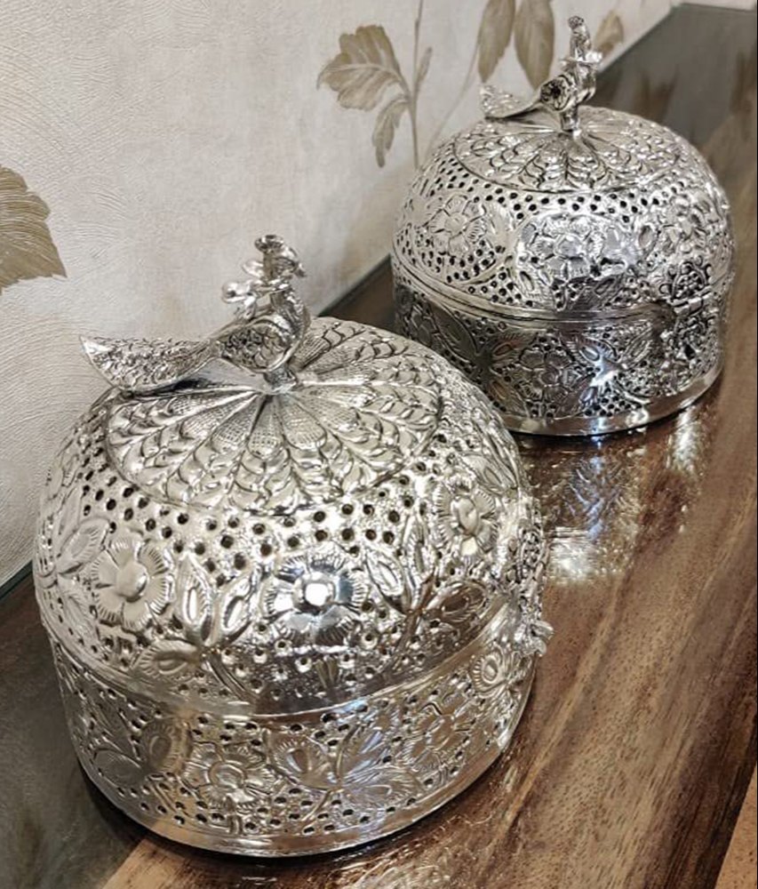 Polished Round German Silver Boxes, Size: 4 X 4 X 4 cm