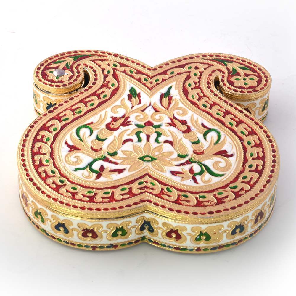 Golden Paisley Design Meenakari Dryfruit Box 429, Size: Lxbxh: 10x7x3