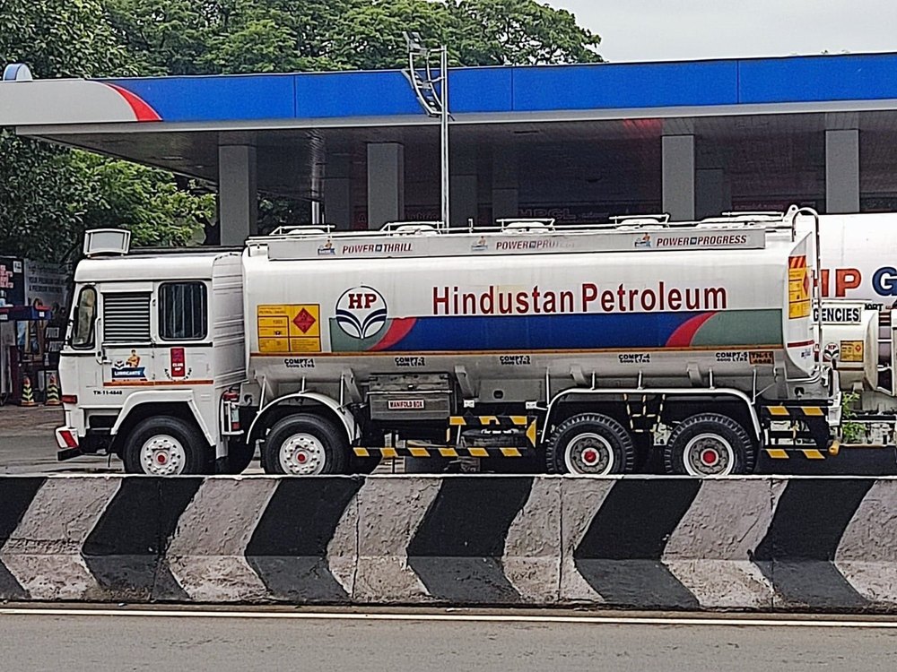 FLITS TANK HPCL Tanker
