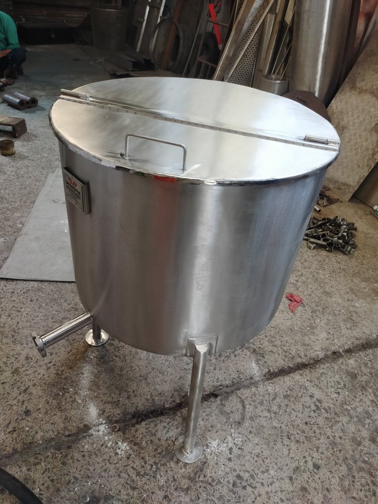 Stainless Steel Storage Tank, Steel Grade: SS304