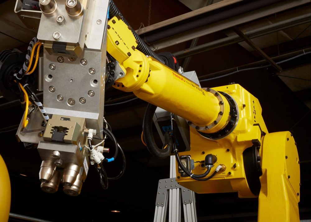 Fixed Aluminiam Molten Metal Pouring Systems, Ladle Capacity: 0-2 Tons