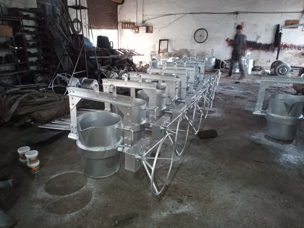Movable Tilting Gear Ladle, For Metal Pouring