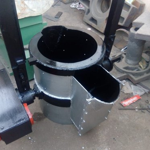 Painted 9 Ton Geared Tilting Ladles, Automation Grade: Semi-Automatic