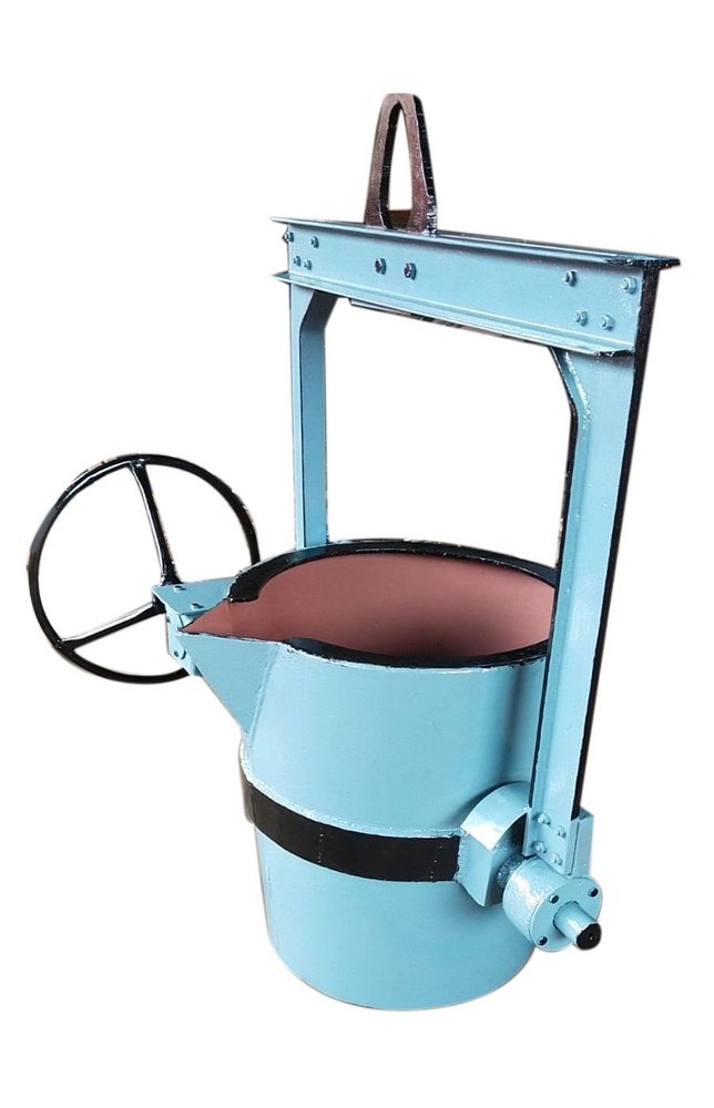 Movable Geared Ladle, For Metal Pouring, Ladle Capacity: 0-2 Tons