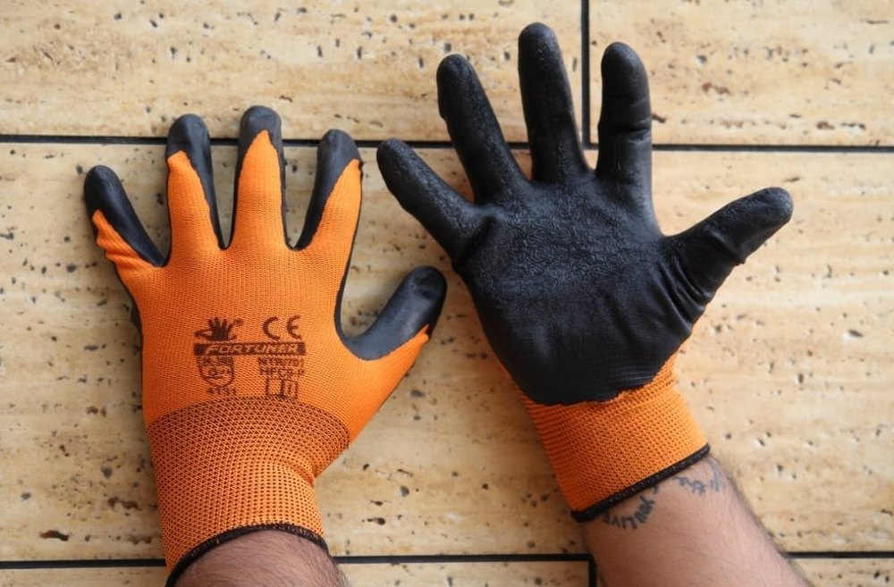Gray Nylon coated safety hand Gloves, Size: Large