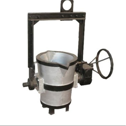 Lip Pouring Ladle