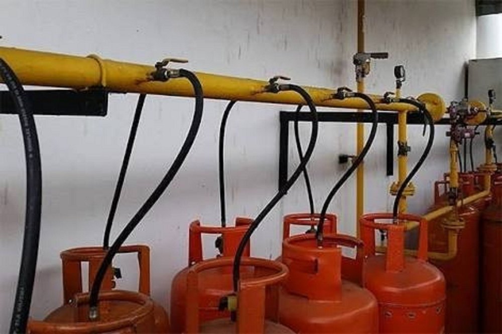 yellow, black metal and composite, brass Lpg Gas Pipe, Size: A To Z