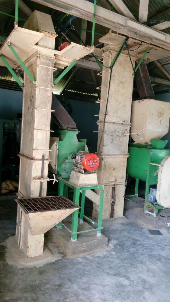 Automatic Murgi Dana Plant, 1 Ton Per Hr
