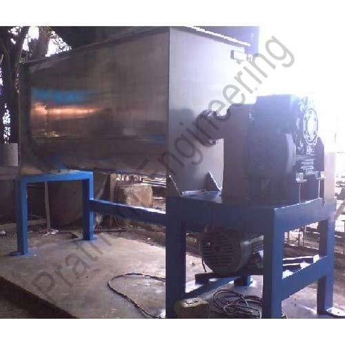 Mild Steel, Stainless Steel Ribbon Blender, Capacity: 1000 Kg