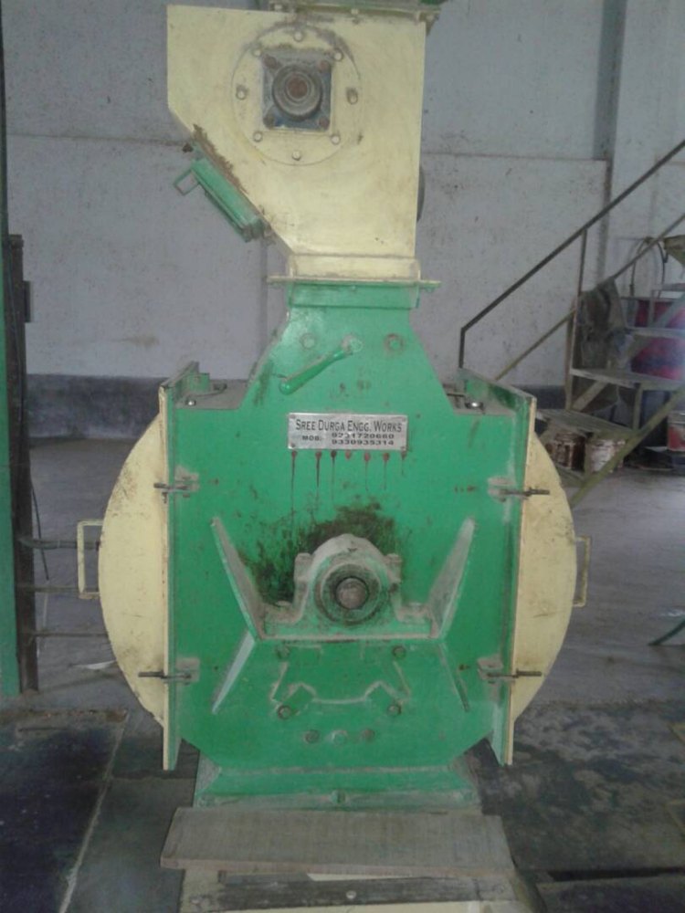 Grinder & Mixer Machine, 1000 kg per hr