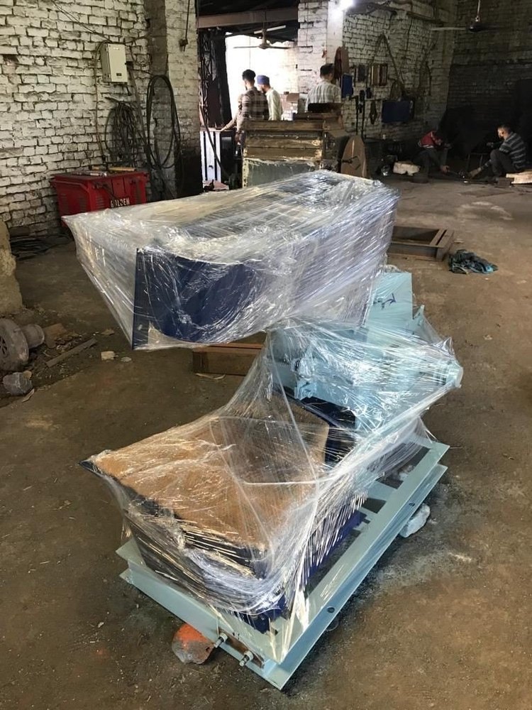 Feed Grinder, 200 kg per hr