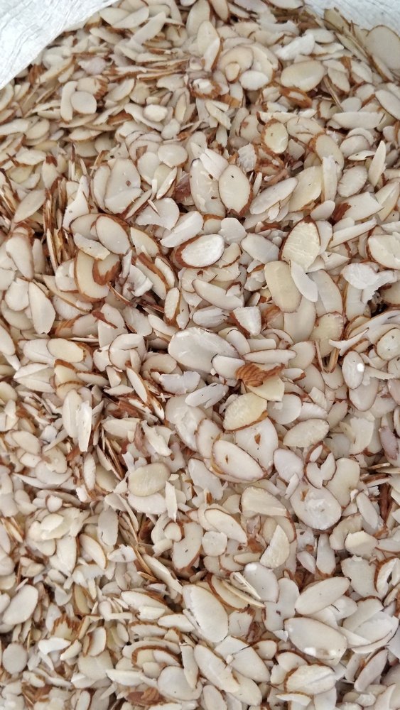 almond cutting
