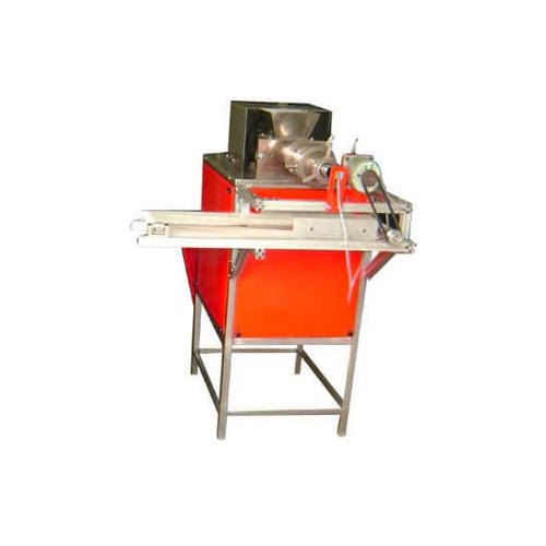 Semi-Automatic Conveyor Type wheat chapati dough making machine, Capacity: <500 Chapatis per hour