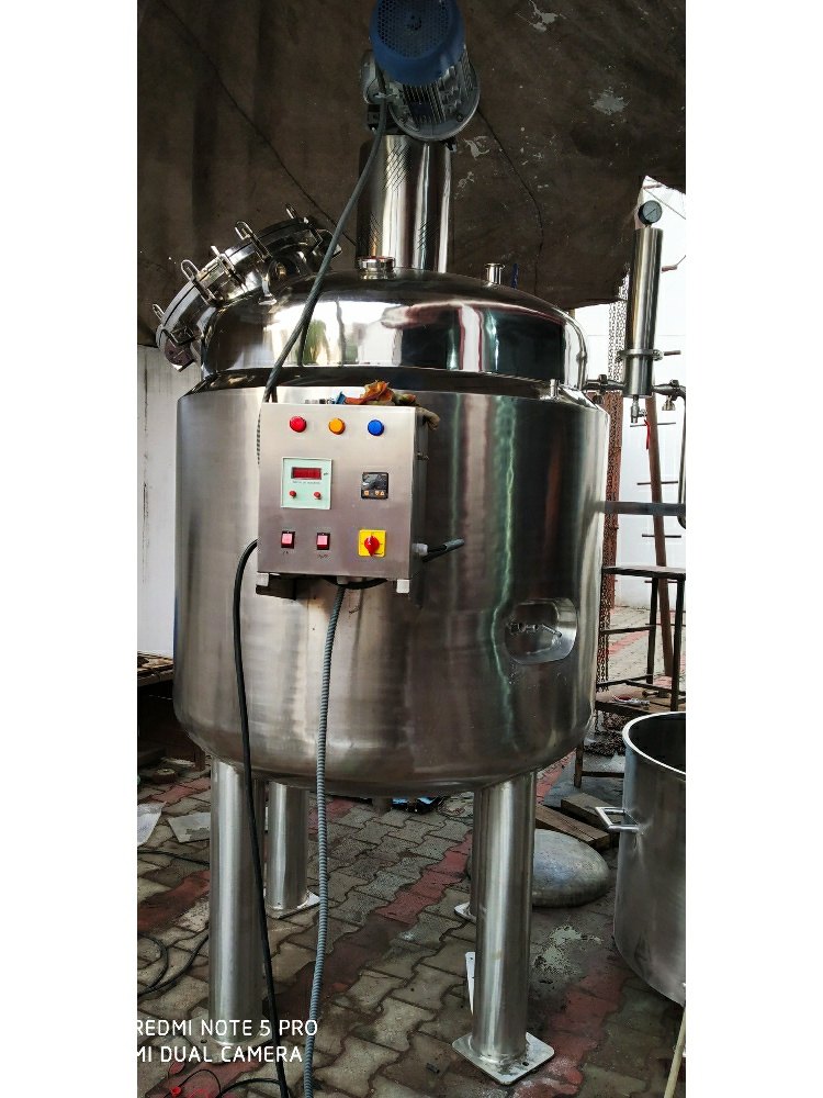 Vertical VINEGAR & MIXING VESSEL, Size: Upto 10, 000 Litres