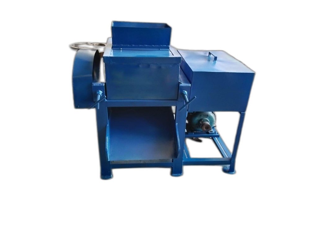 Food Walnut Cracker Machine, Capacity: 500-600 kg Per Hour