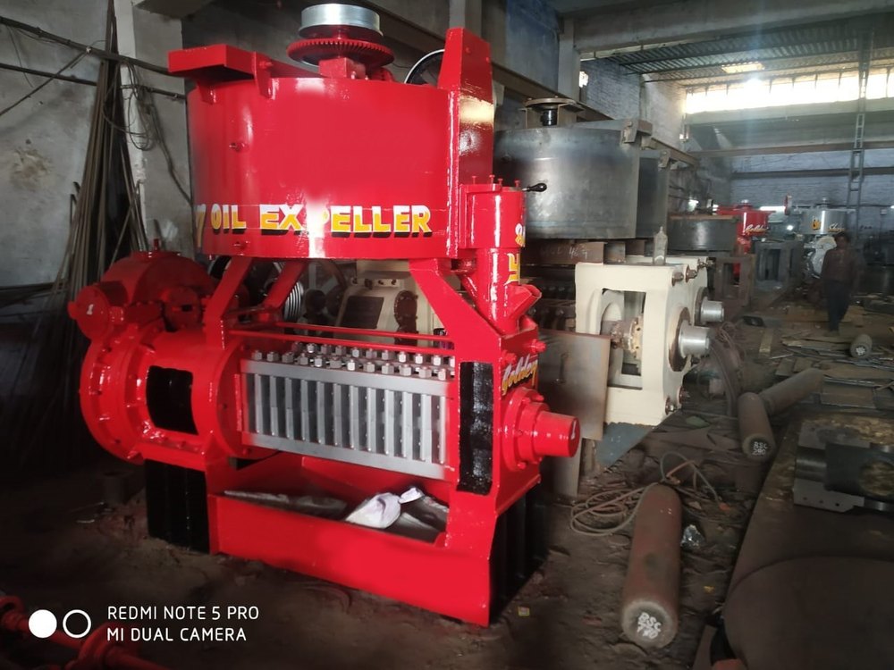 Commercial Expeller 9 Bolt Cotton Seed Oil Extraction Machine, Capacity: up to 5 ton/day