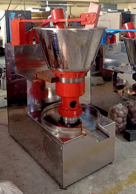 Oil Rotary Mill, Capacity: 50 kg Per Hour