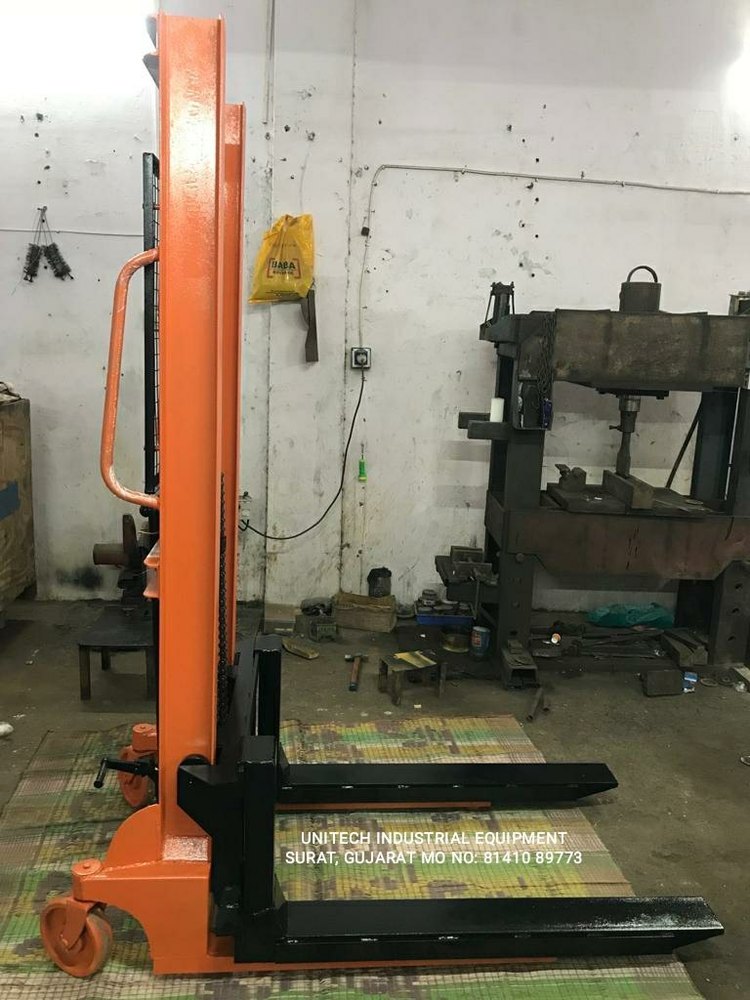 Godrej Manual Stacker, 1100 mm