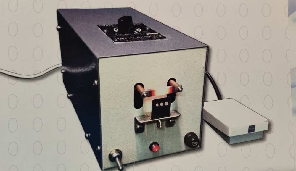 Chakra Automatic Poultry Debeaker