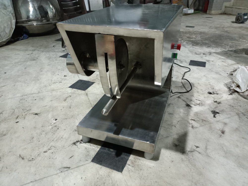 Semi-Automatic iqra Chicken Cutting Machine Manufacturers, 150 kg per hour, 1 hp