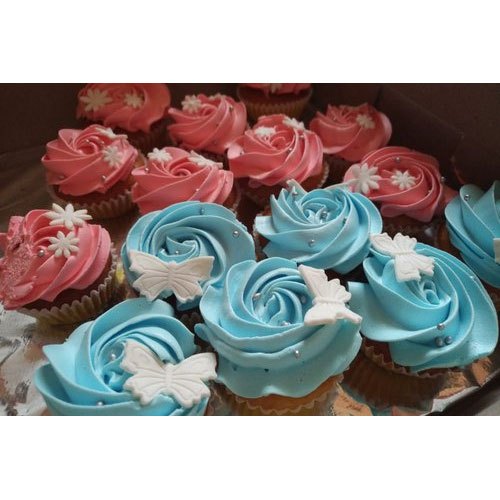 Cherry On Top Handmade strawberry Cream Cupcakes, Packaging Type: Box
