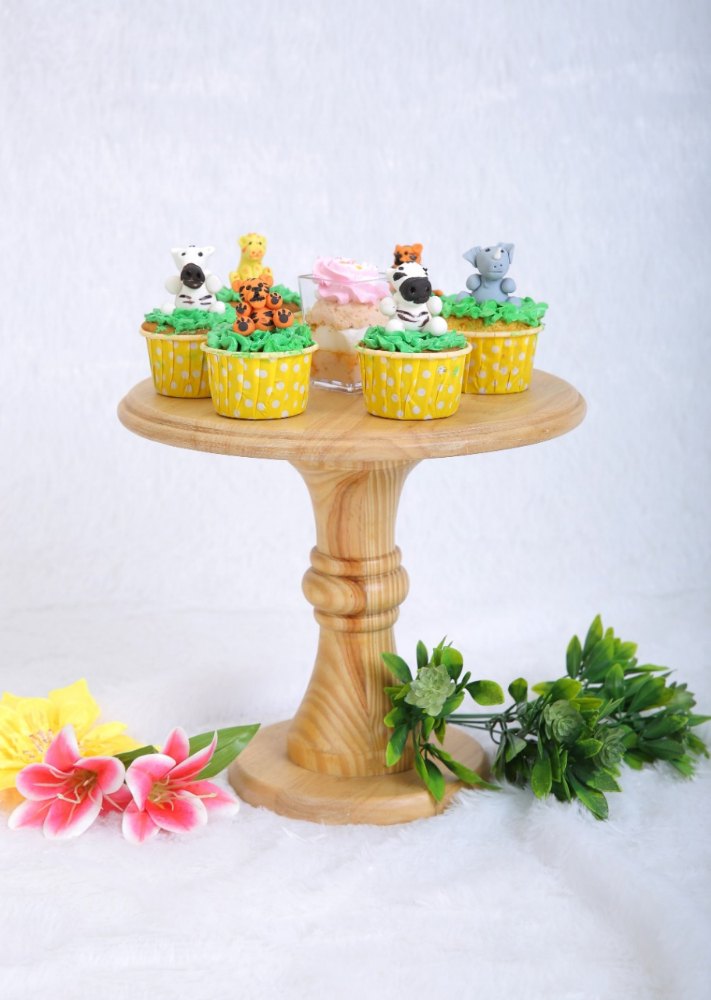 Pine Yellow Wooden Cake And Vase Stand, Circular, Features: Premium Polish Finish