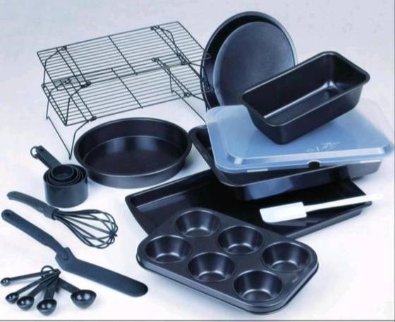 Stainless Steel Bakeware / Baking pans, Thickness: 1mm, Size: Multi