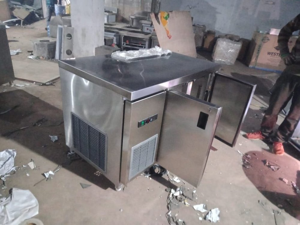 Stainless Steel Rectangular Pizza Makeline Refejretar, For Commercial Use, Size: 54*24*34