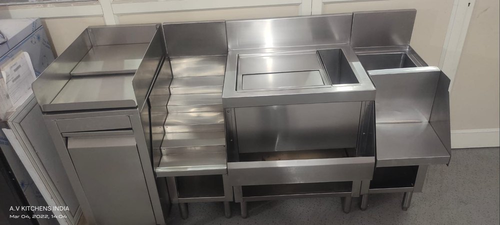 Silver Restaurant And Bar Setup, Thickness: 1.6 mm, Size: 6 Feet