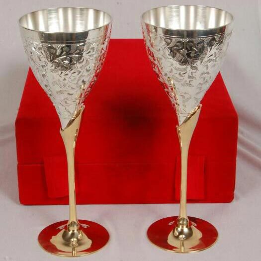 Festival Metal & Crystal Crafts Silver Plated Glasses, Packaging Type: Red Velvet Box, Size: 10 Inch