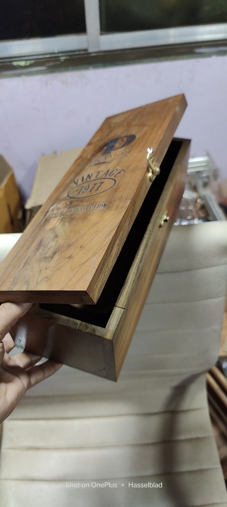 Wine bottle box
