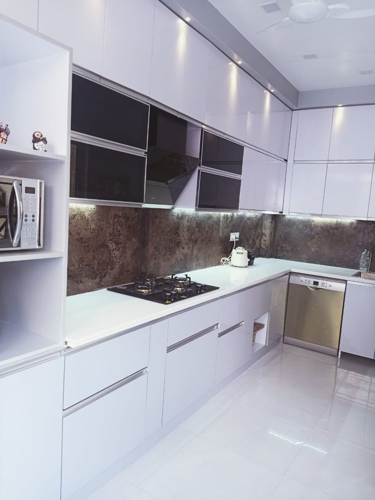 Modern PVC Laminated Modular Kitchen