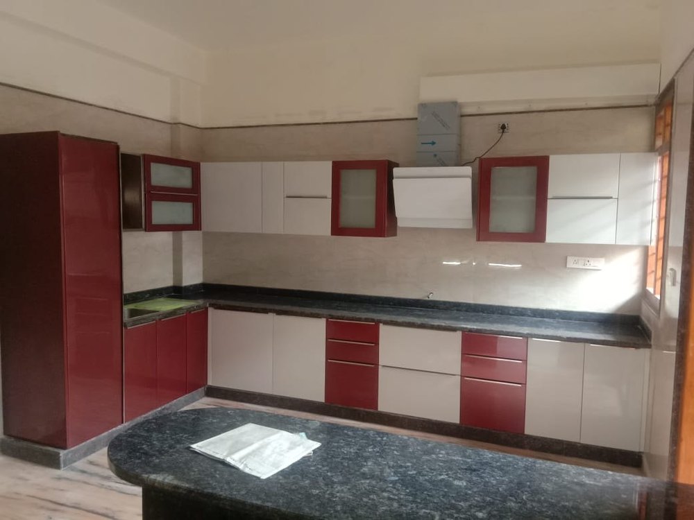 Italian SS Red Modular G Shape Kitchen