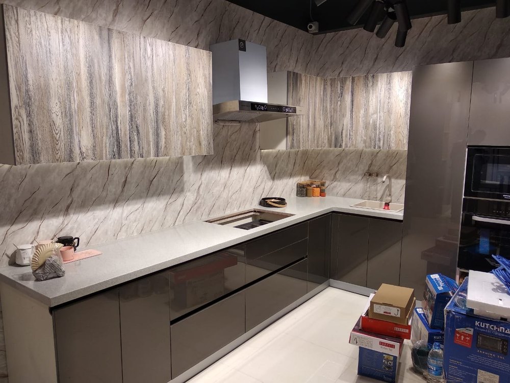 Modern HDHMR G Shaped Modular Kitchen